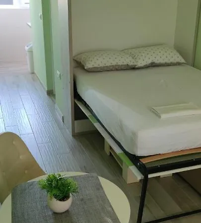 Cinema House Single & Double & Gostinjska kuća 2*