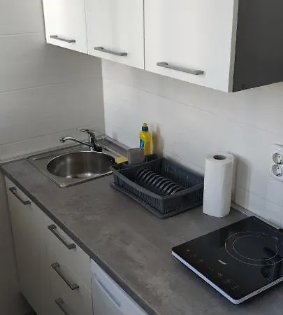 Cinema House Single & Double & Gostinjska kuća Pula