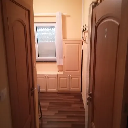 Cinema House Single&double Rooms&studio Pula