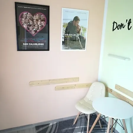 Gostinjska kuća Cinema House Single & Double & 2*