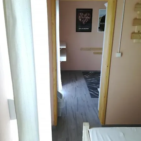 Gostinjska kuća Cinema House Single & Double & Pula