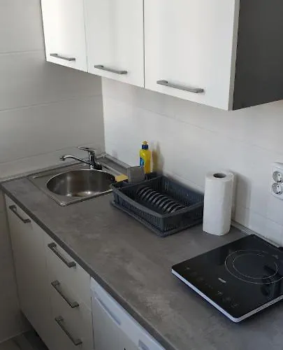 Cinema House Single & Double & 게스트하우스 풀라