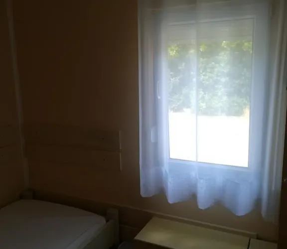 게스트하우스 Cinema House Single & Double & 풀라