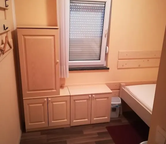 Cinema House Single & Double & 게스트하우스 풀라