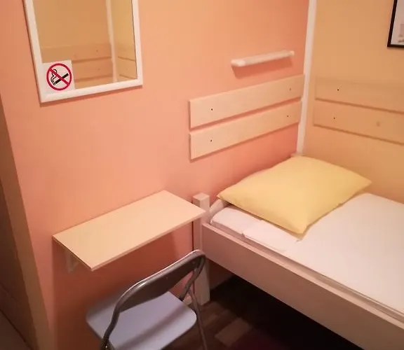 게스트하우스 Cinema House Single & Double & 풀라