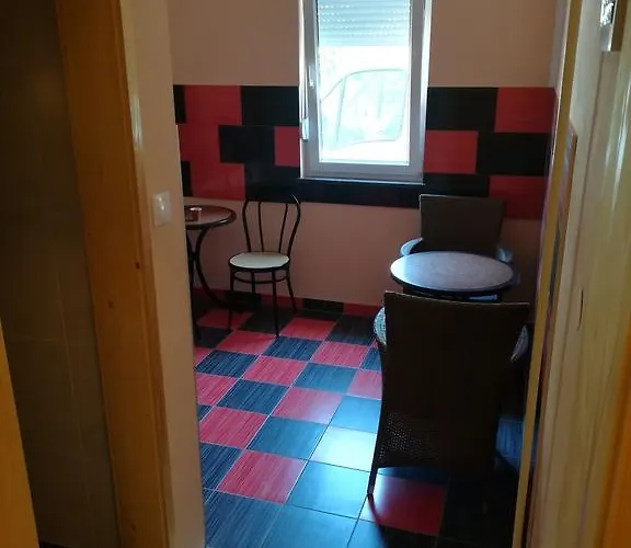 게스트하우스 Cinema House Single & Double & 2*