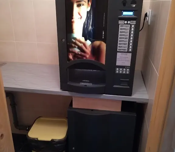 Cinema House Single & Double & 게스트하우스 풀라