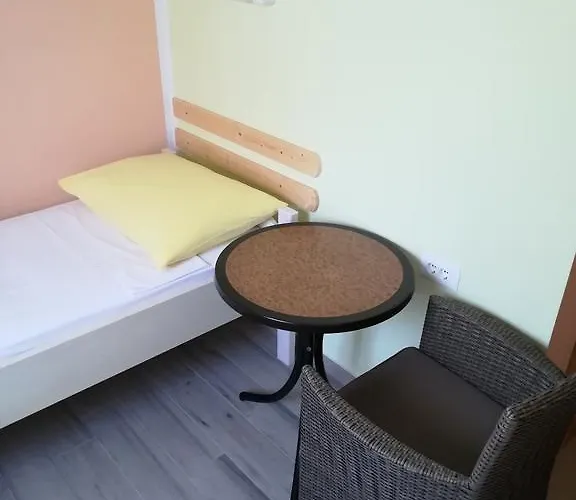 Cinema House Single & Double & 게스트하우스