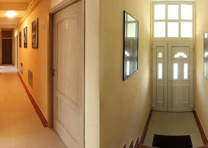 게스트하우스 Cinema House Single & Double & 2*