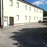 Cinema House Single & Double & Konukevi 2*
