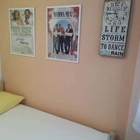 Penzion Cinema House Single & Double & 2*